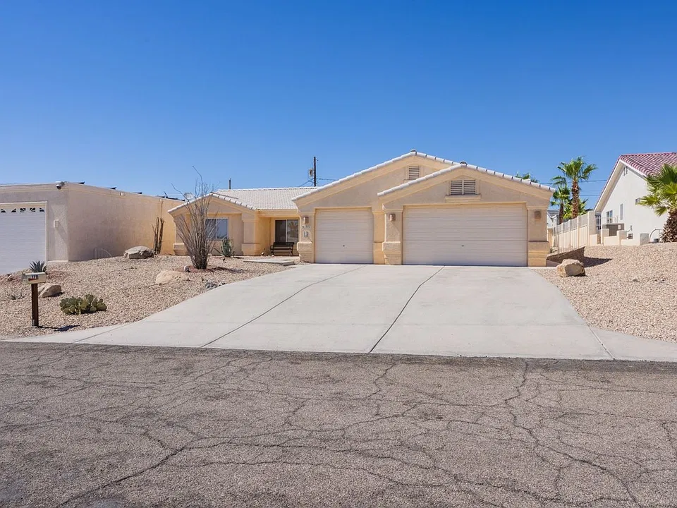 1711 Peachblossom Dr