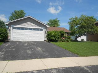 620 Forest Way, Bolingbrook, IL 60440