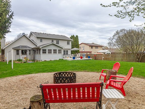 3rd image of 1438 Sandwich Dr