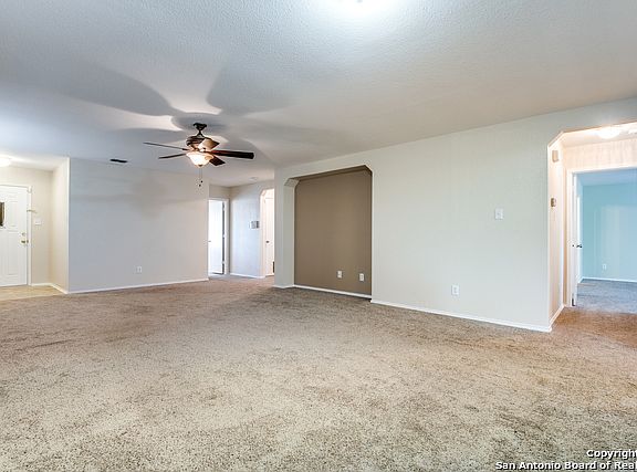 3rd image of 229 Willow Blf