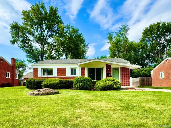 17256 Roseland Blvd, Southfield, MI 48076