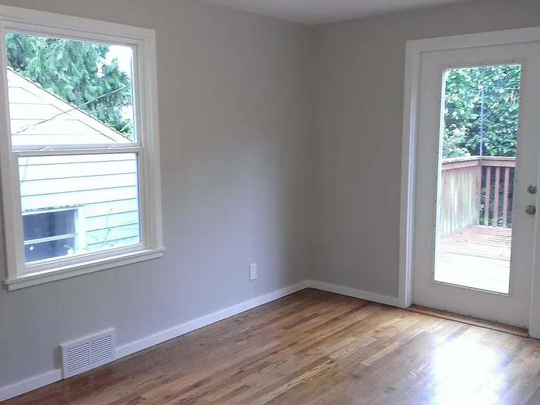 Bedroom (left)