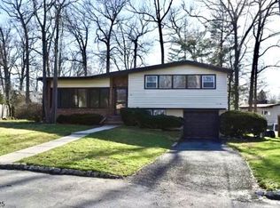 65 Wade Dr, Summit, NJ 07901