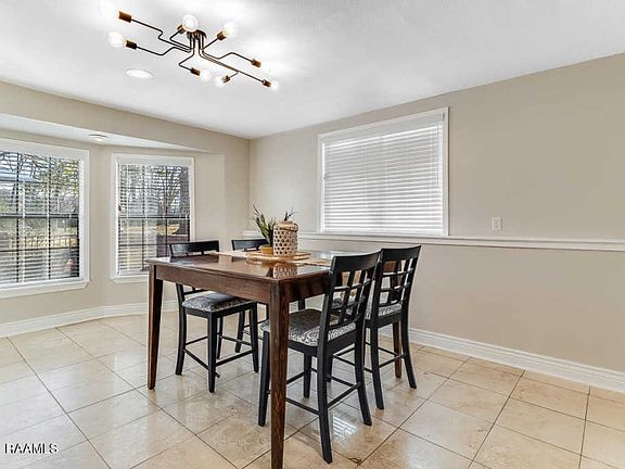 4th image of 176 Greenfield Dr