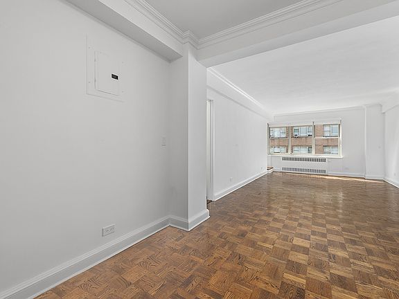 3rd image of 40 Park Ave APT 10F