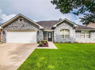 619 Garnet St, Seguin, TX 78155