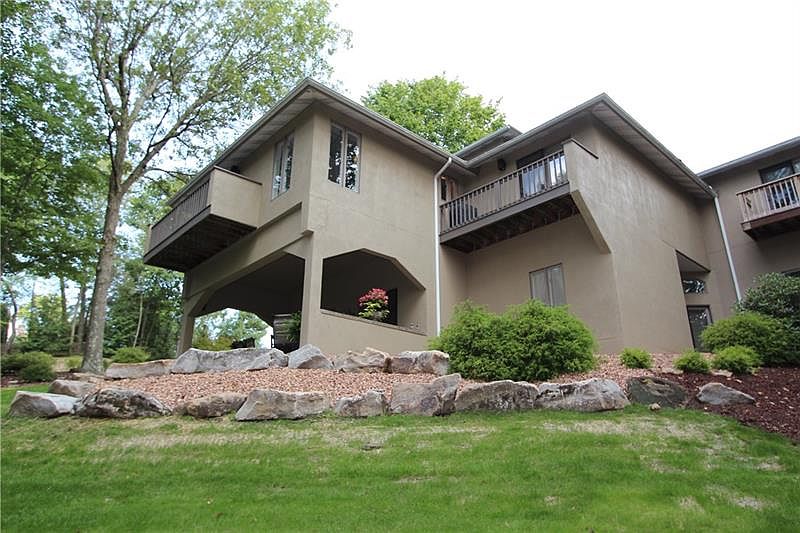 1st image of 1 Lakeridge Dr