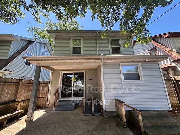 3rd image of 217 Fernwood Ave