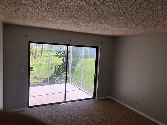 5th image of 207 Cobalt Dr