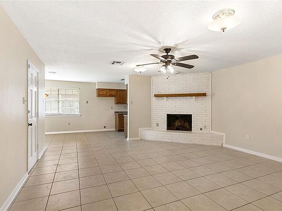 4th image of 4256 Loire Dr