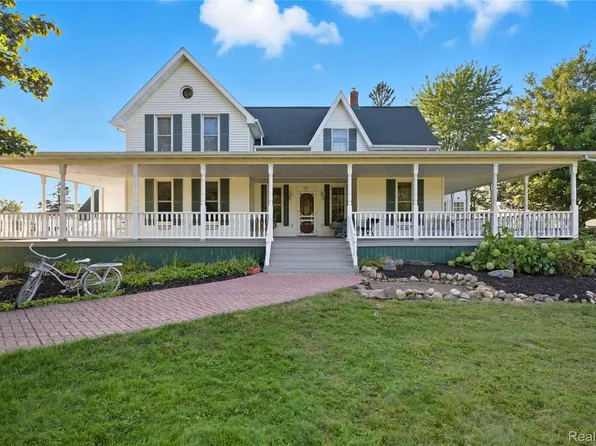 205 N Youngs Rd, Attica, MI 48412