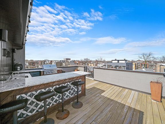3rd image of 2606 W Thomas St #3