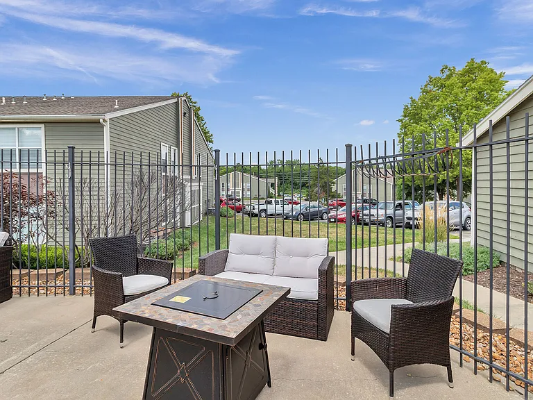 Pheasant Run Apartments — Photo 14