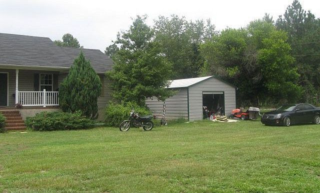 2nd image of 802 N Windsor Rd