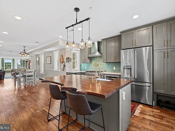 4th image of 30 T St NE Unit 2