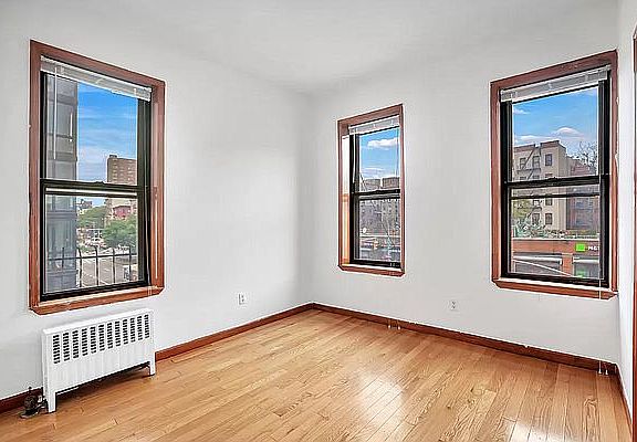 4th image of 188 Suffolk St #3D