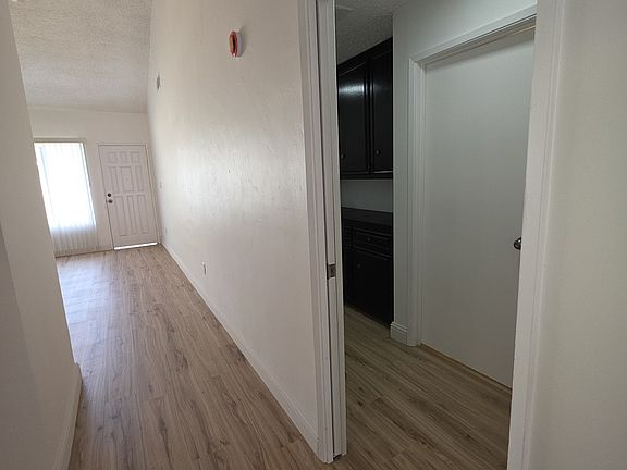 4th image of 7700 Stockdale Hwy APT D