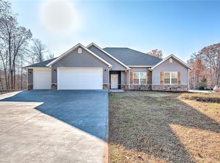 2 Lythe Ln, Bella Vista, AR 72714