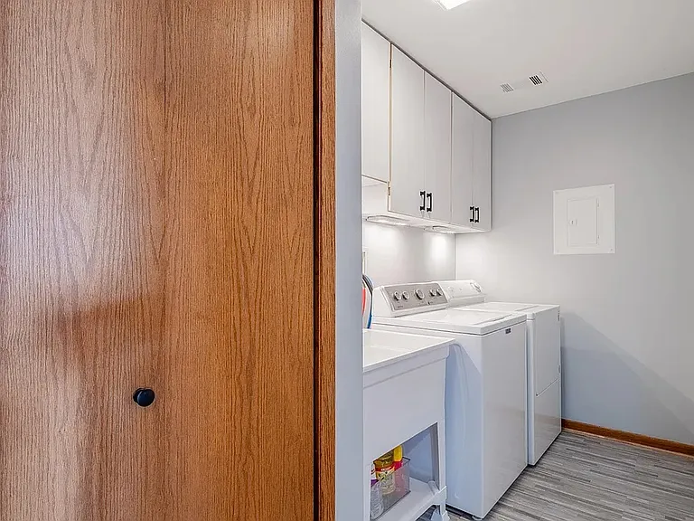 8124 Robertson Pl — Photo 33