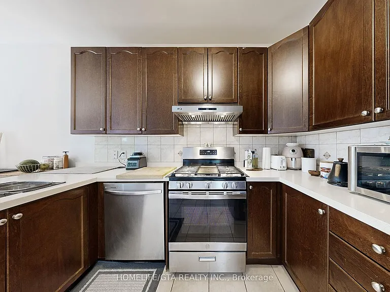 32 Scott Brown St — Photo 12