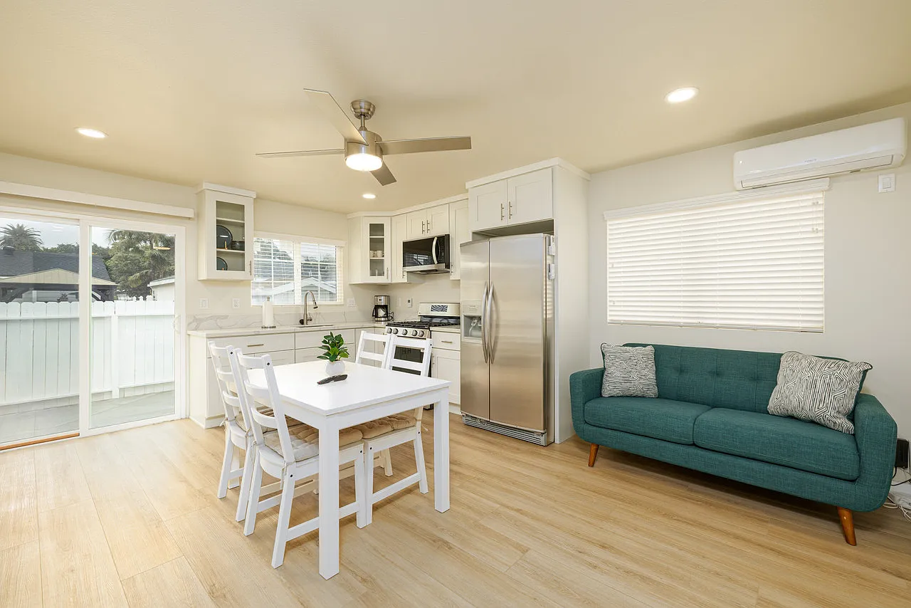 2 bed, $3,400 — Photo 1