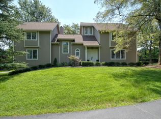 11923 Safa Ct, Herndon, VA 20170