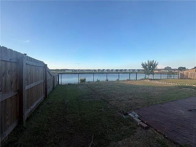 3228 Rousset Ridge Dr — Photo 18