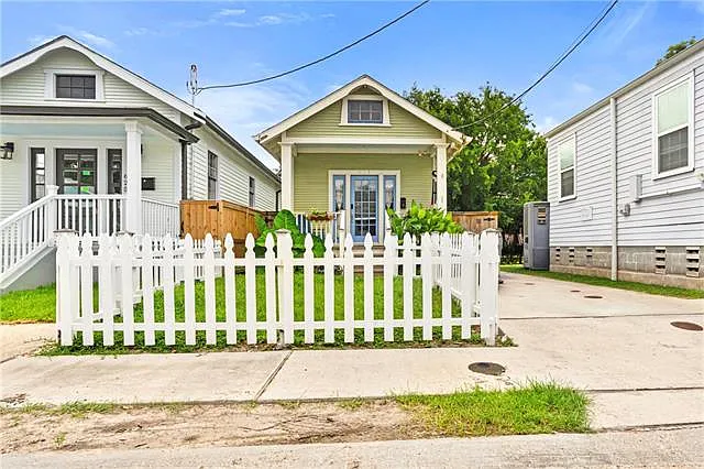 617 Forstall St — Photo 1