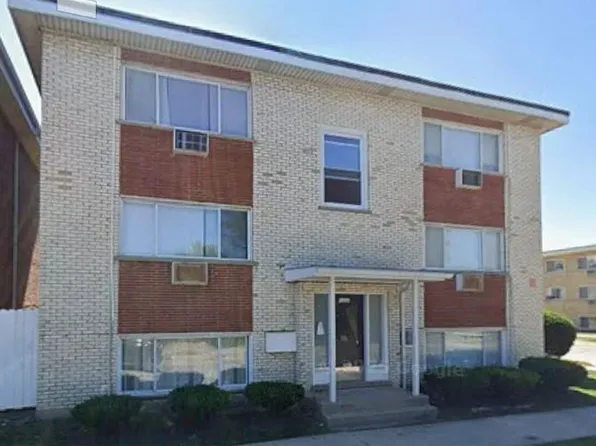 1326 Bataan Dr #2W, Broadview, IL 60155