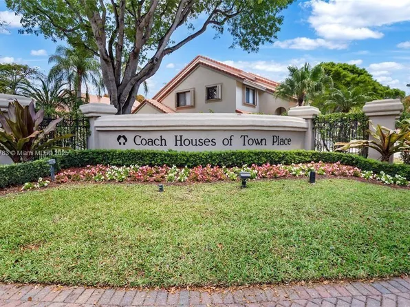 5800 Coach House Cir #E, Boca Raton, FL 33486