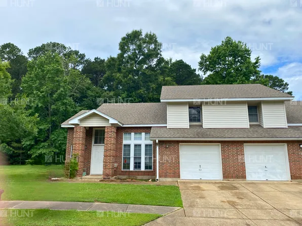 725 Levitow Cir, Barksdale Afb, LA 71110