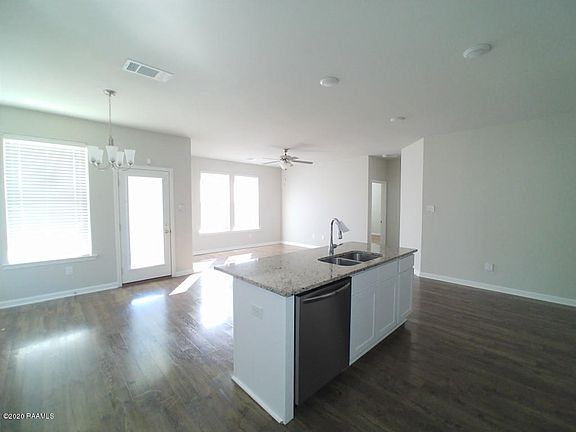 5th image of 208 Saddle Crest Dr