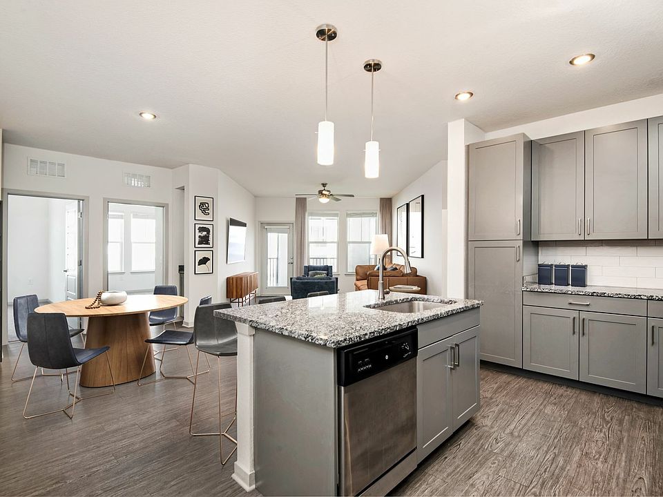 Cottonwood Clermont Living Room and Kitchen