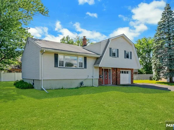 18-00 Scialla Ct, Fair Lawn, NJ 07410
