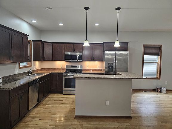 5th image of 7146 Belle Fontaine Blvd