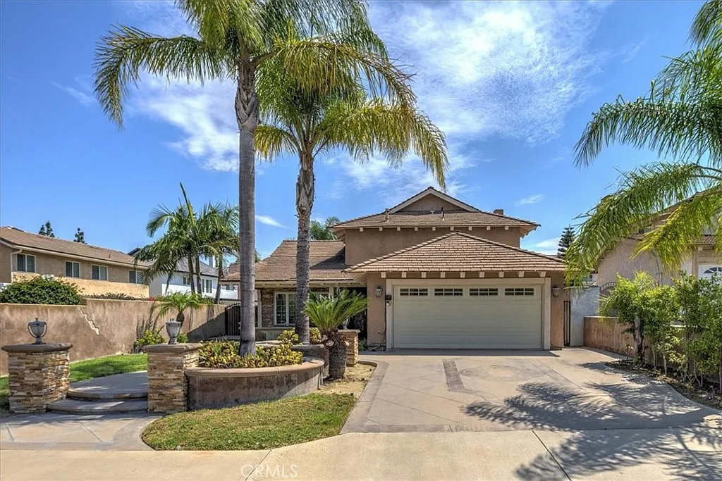 4 bed, 2166 sqft, $5,700 — Photo 2