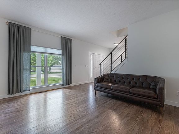 4th image of 12149 Brookway Dr