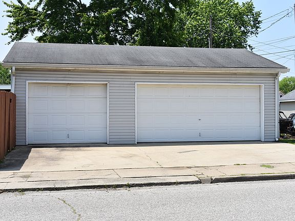 4th image of 402 W 7th St