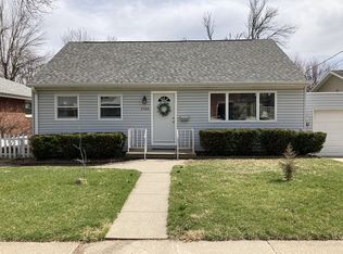 2566 Pearl St, Dubuque, IA 52001