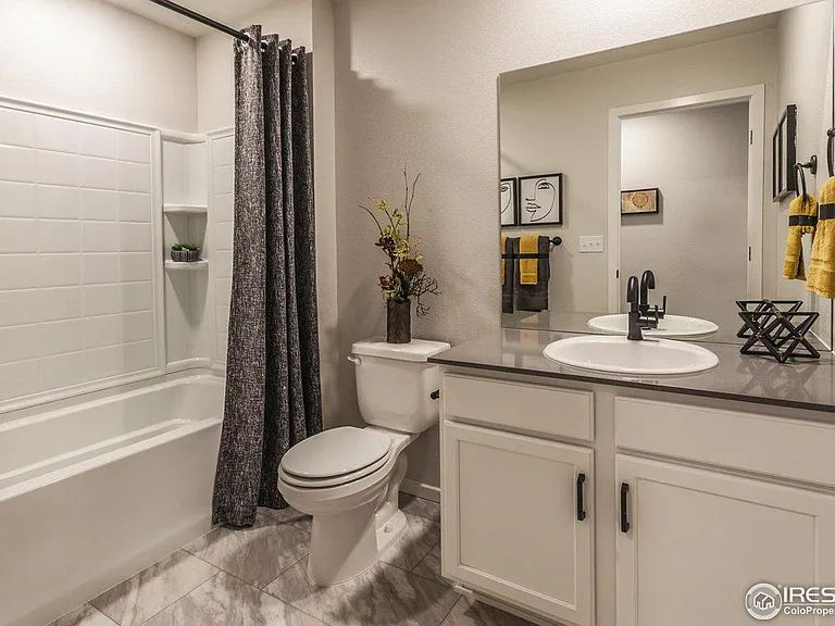 2814 Barnstormer St — Photo 33
