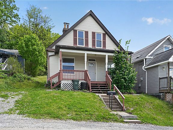 3rd image of 807 Maple Dr