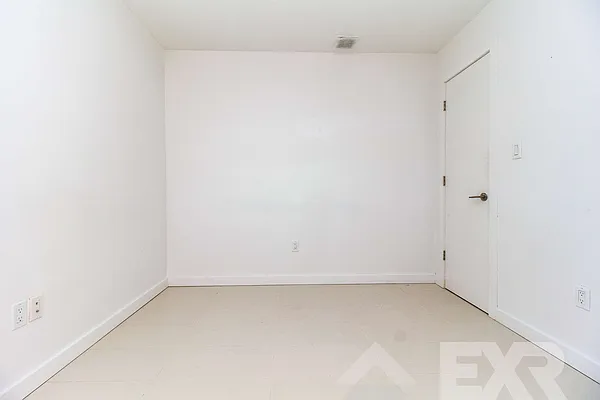 Rented by EXR | media 17