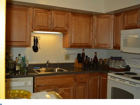 3rd image of 5200 Hilltop Dr #301