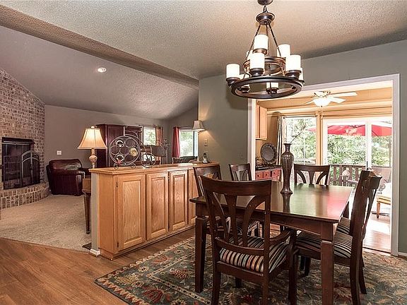 3rd image of 13 Elmham Ln