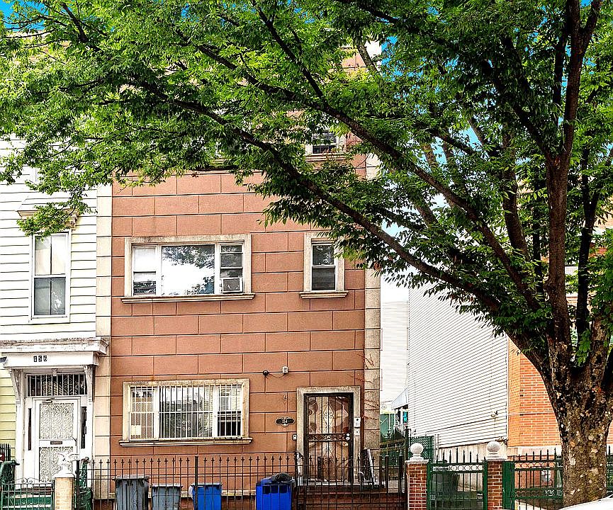 1st image of 154 Sumpter St