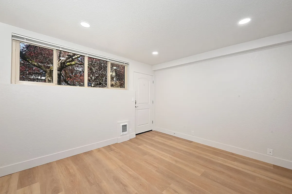 Building Photo - Linden Lofts