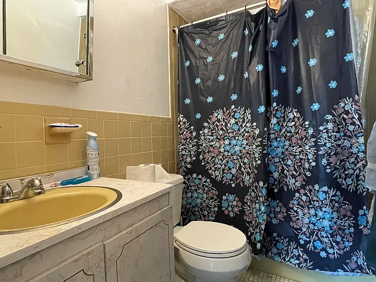 79 Central St #5 — Photo 9