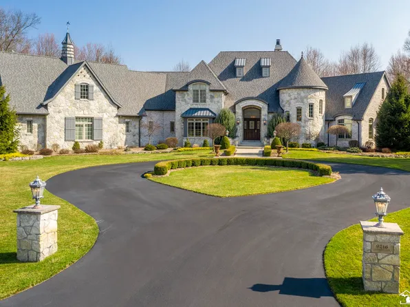 9216 Timberlake Dr, Lambertville, MI 48144