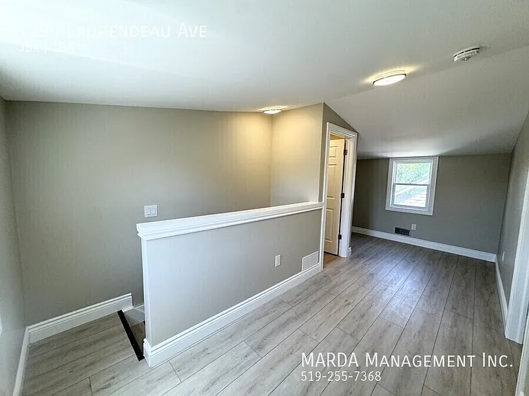 1296 Laurendeau Ave — Photo 35