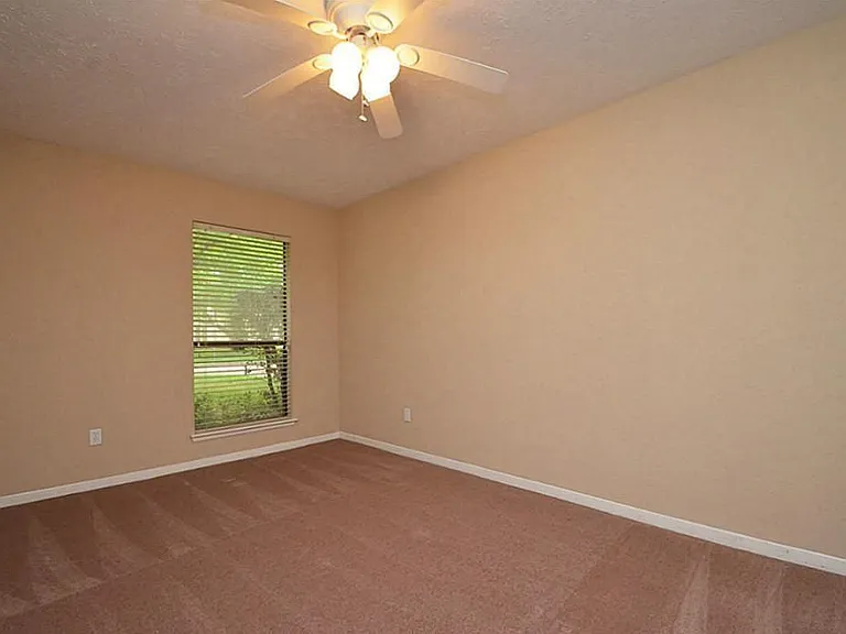 3130 Frontier Dr — Photo 17